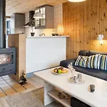 Gudrund - 250m From The Sea By Interhome *