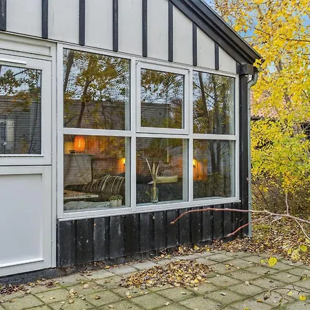 Gudrund - 250m From The Sea By Interhome *